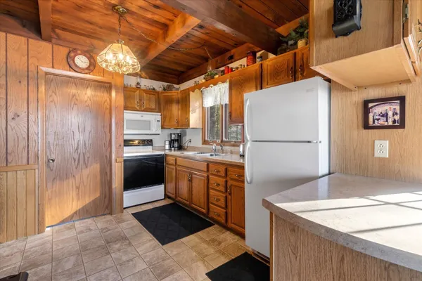 $675,000 | 17199 Bismark Lane, White Lake, WI 54491