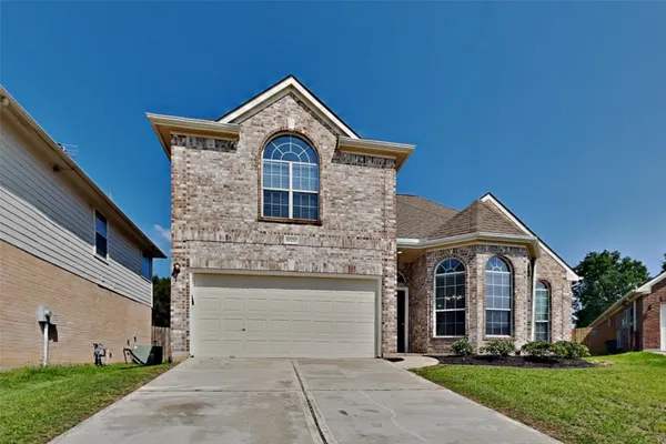 $2,100 | 8000 North Tarrytown Crossing Drive, Conroe, TX 77304