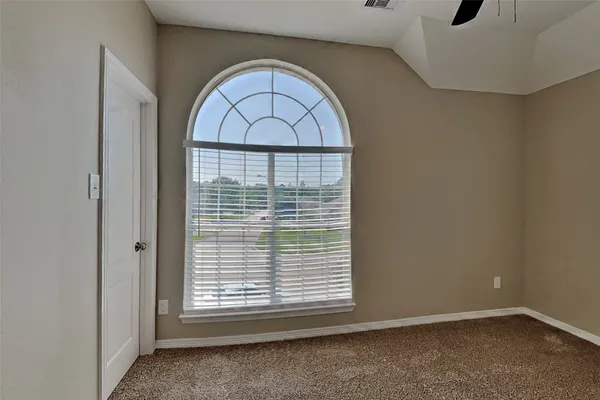 $2,100 | 8000 North Tarrytown Crossing Drive, Conroe, TX 77304