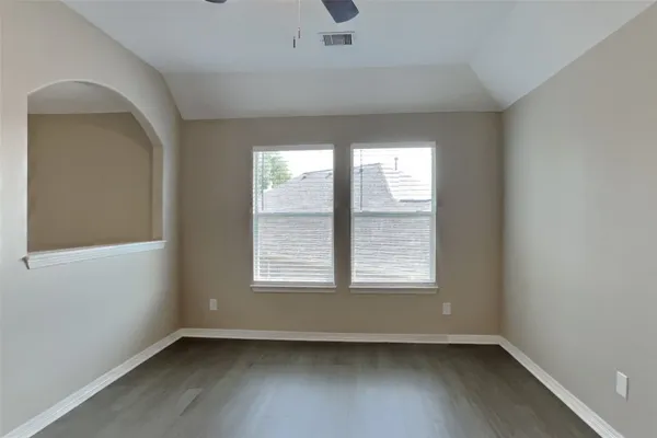 $2,100 | 8000 North Tarrytown Crossing Drive, Conroe, TX 77304