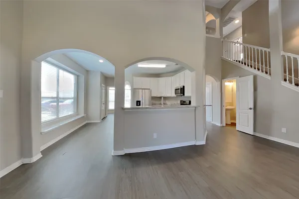 $2,100 | 8000 North Tarrytown Crossing Drive, Conroe, TX 77304