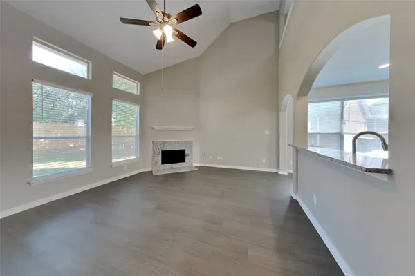 $2,100 | 8000 North Tarrytown Crossing Drive, Conroe, TX 77304