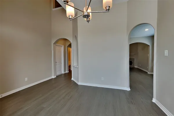 $2,100 | 8000 North Tarrytown Crossing Drive, Conroe, TX 77304