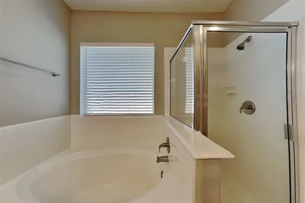 $2,100 | 8000 North Tarrytown Crossing Drive, Conroe, TX 77304