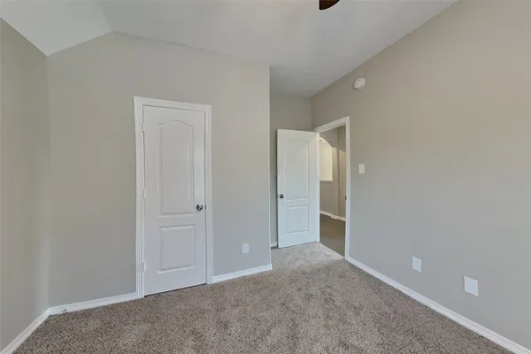 $2,100 | 8000 North Tarrytown Crossing Drive, Conroe, TX 77304