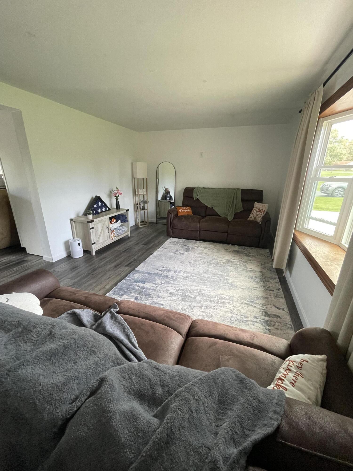 3794 Kingsway Drive Crown Point, IN 46307 - Photo 3 of 27 1500x2000