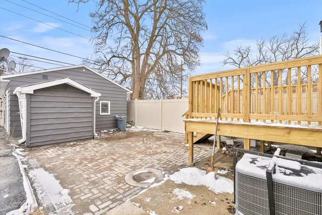 $319,999 | 12404 South Wood Street, Calumet Park, IL 60827