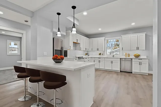 $319,999 | 12404 South Wood Street, Calumet Park, IL 60827