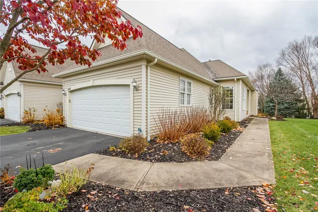 $432,000 | 1042 Chapelhill Drive, Victor, NY 14564