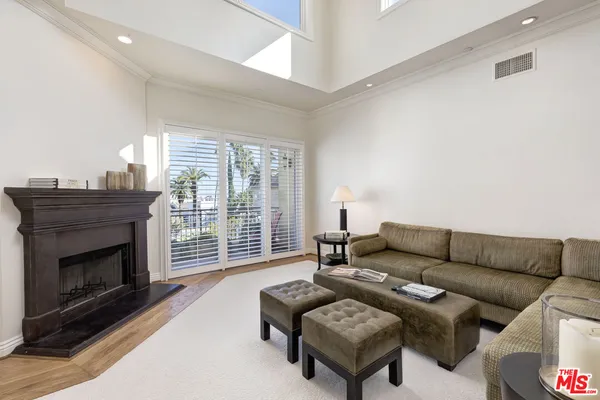 $11,500 | 132 South Maple Drive, Unit PH4, Beverly Hills, CA 90212