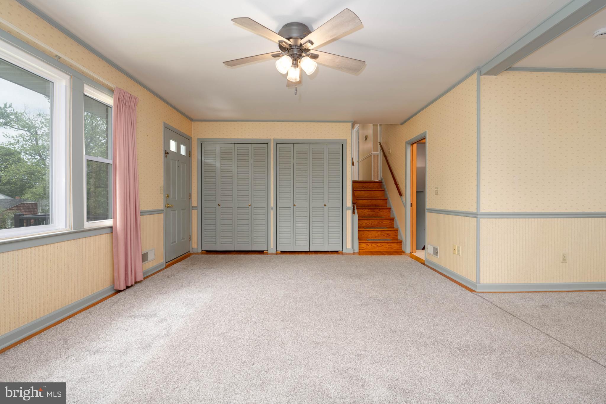 1823 Dunwoody Road Baltimore, MD 21234 - Photo 11 of 32 ENTRANCE INTO LIVING ROOM