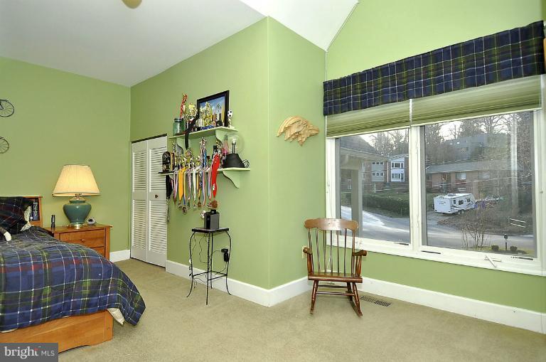 6312 Walhonding Road Bethesda, MD 20816 - Photo 27 of 29 Bedroom #4