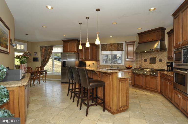 6312 Walhonding Road Bethesda, MD 20816 - Photo 10 of 29 Kitchen