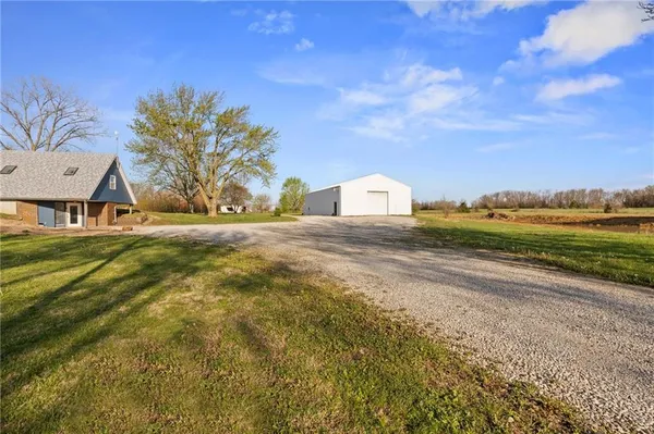 $334,900 | 10059 B Highway, Windsor, MO 65360