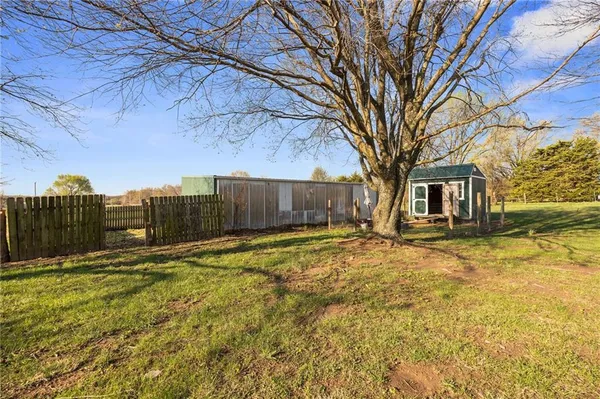 $334,900 | 10059 B Highway, Windsor, MO 65360