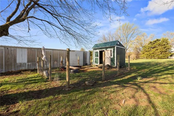 $334,900 | 10059 B Highway, Windsor, MO 65360