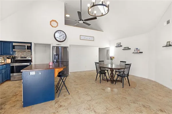 $334,900 | 10059 B Highway, Windsor, MO 65360