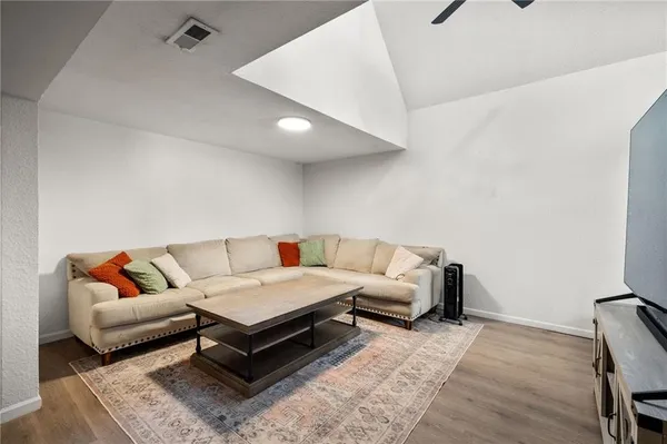 $334,900 | 10059 B Highway, Windsor, MO 65360