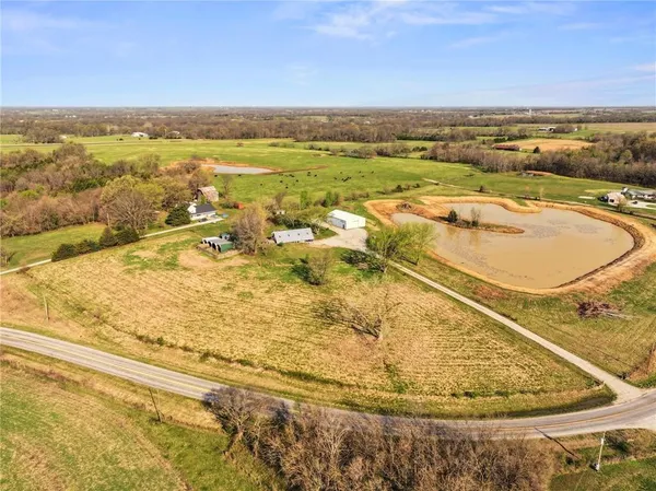 $334,900 | 10059 B Highway, Windsor, MO 65360