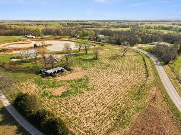 $334,900 | 10059 B Highway, Windsor, MO 65360