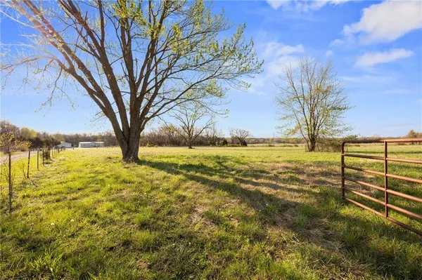 $334,900 | 10059 B Highway, Windsor, MO 65360