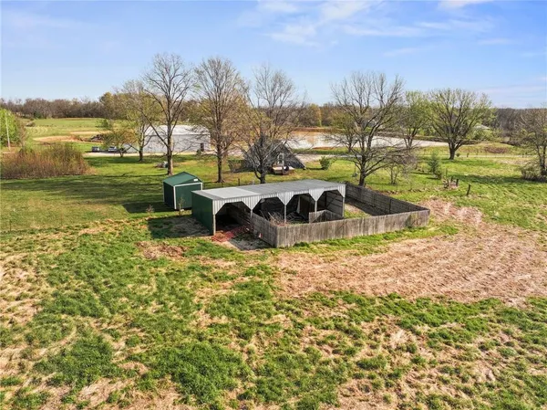 $334,900 | 10059 B Highway, Windsor, MO 65360