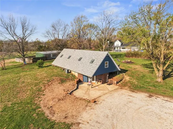 $334,900 | 10059 B Highway, Windsor, MO 65360