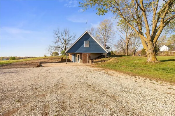 $334,900 | 10059 B Highway, Windsor, MO 65360