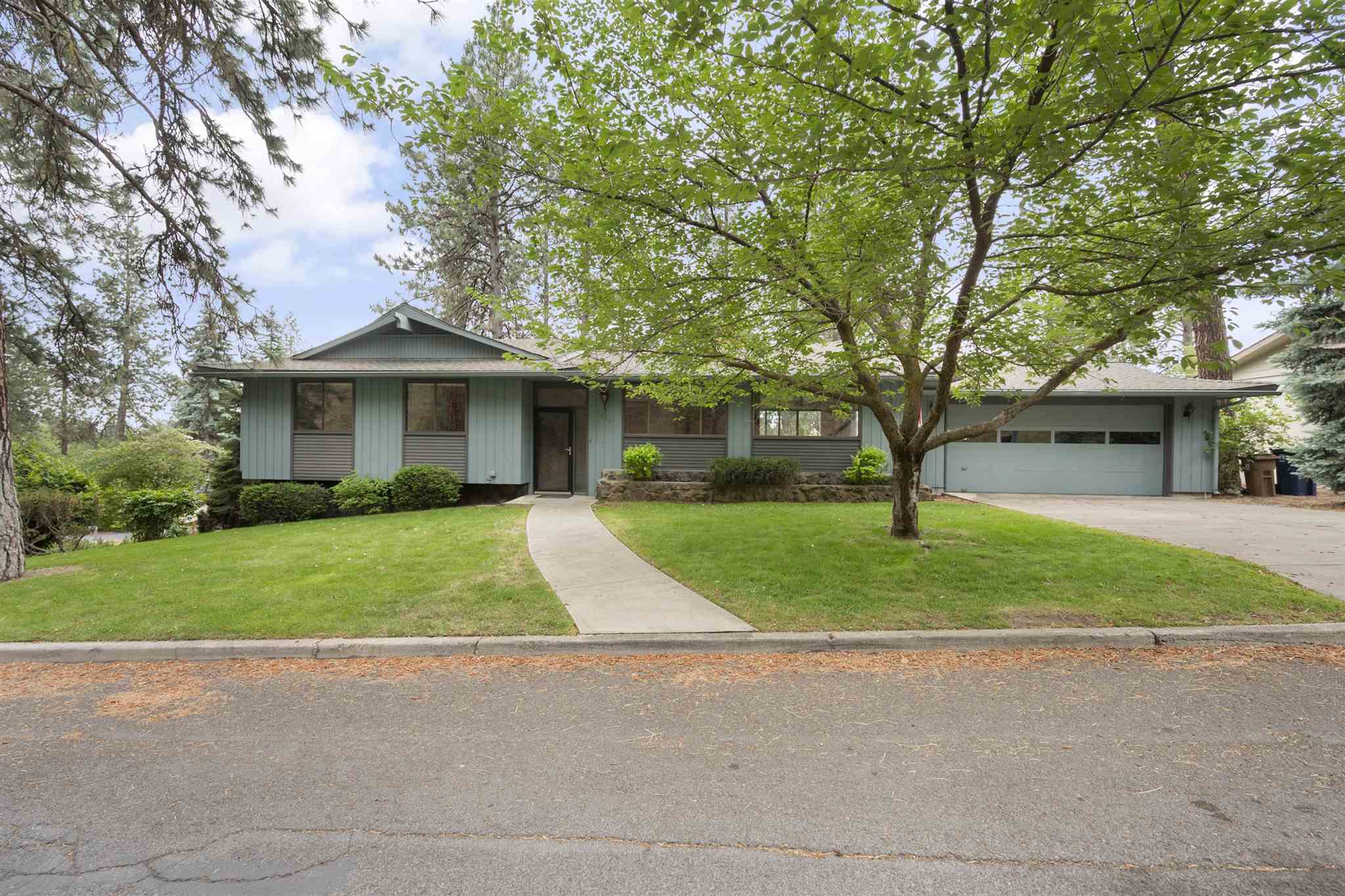 4211 West Arrowhead Road Spokane, WA 99208 - Photo 1 of 33 Gallery Image 1