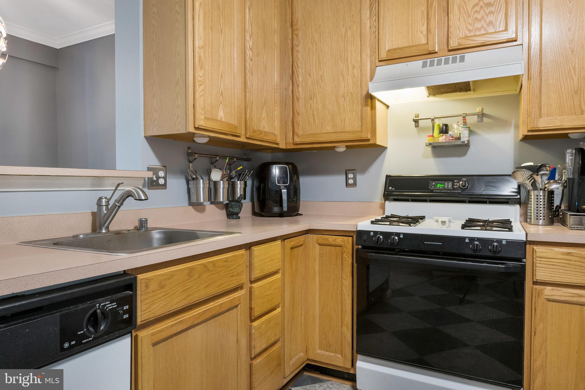 8705 Spring Brook Way Odenton, MD 21113 - Photo 9 of 26 Gallery Image 9