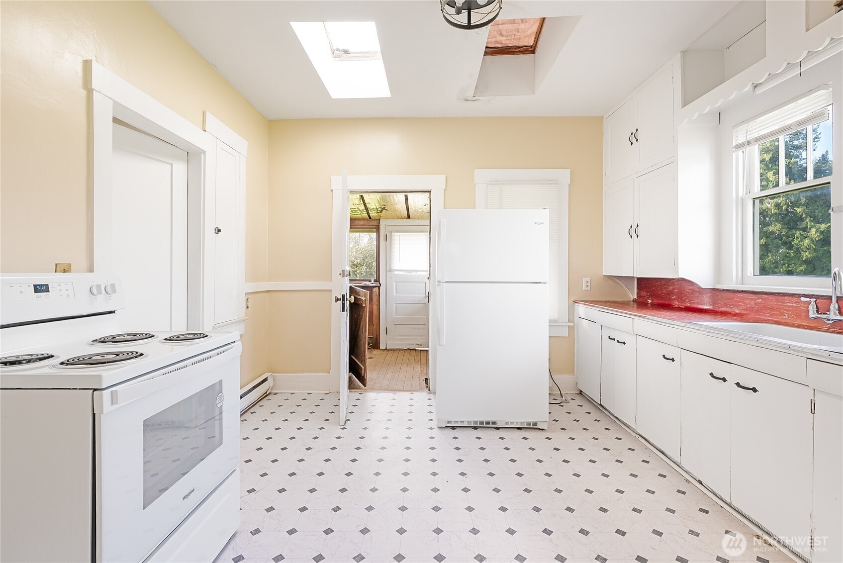 399 East Smith Road Bellingham, WA 98226 - Photo 11 of 40