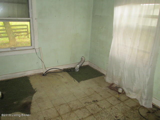 3645 Aiken Road Simpsonville, KY 40067 - Photo 15 of 18 Laundry