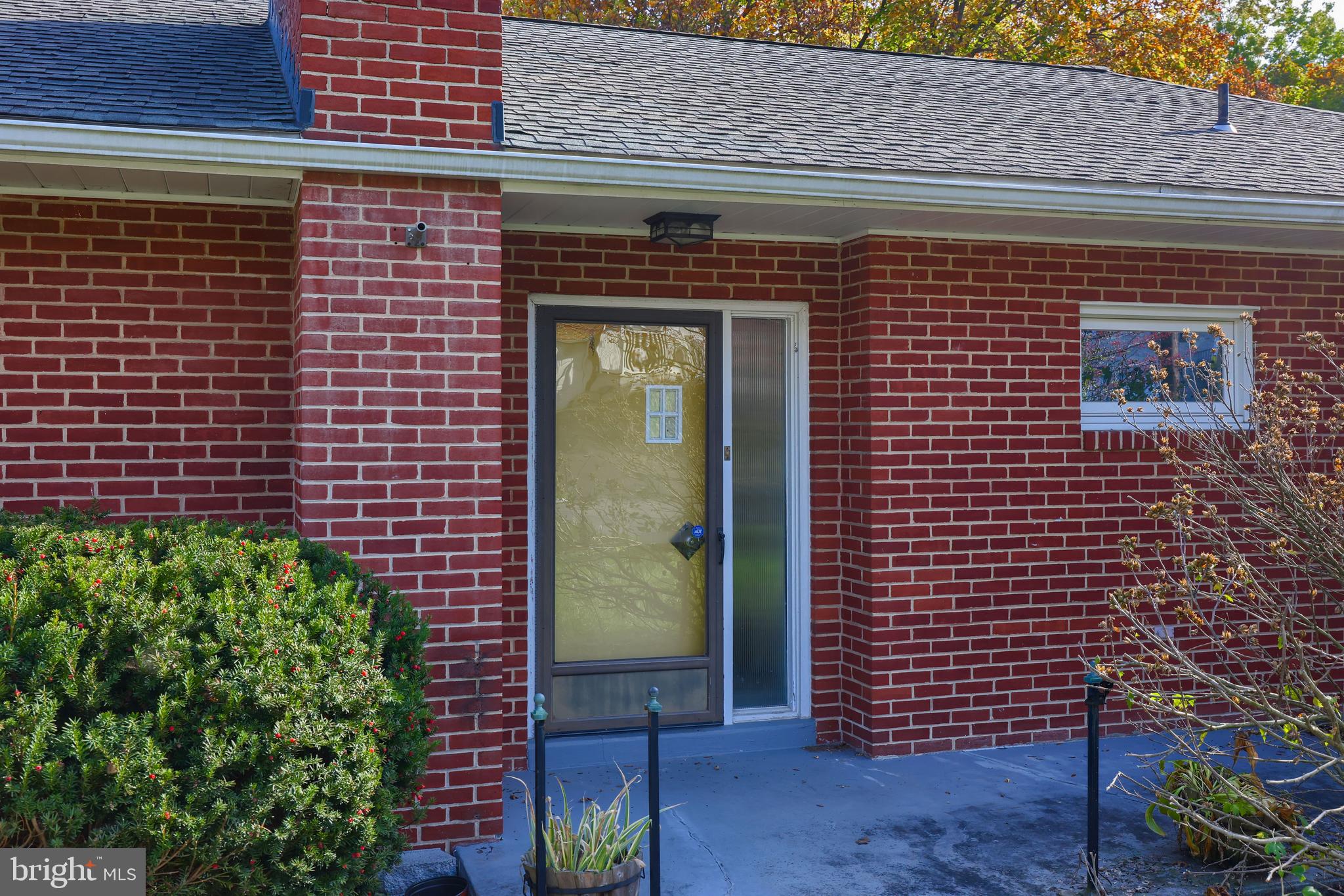 1453 Bonbar Road York, PA 17403 - Photo 3 of 34 Gallery Image 3