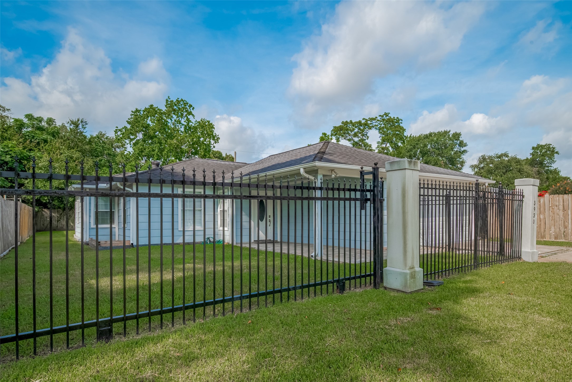 3930 Daphne Street Houston, TX 77021 - Photo 3 of 44