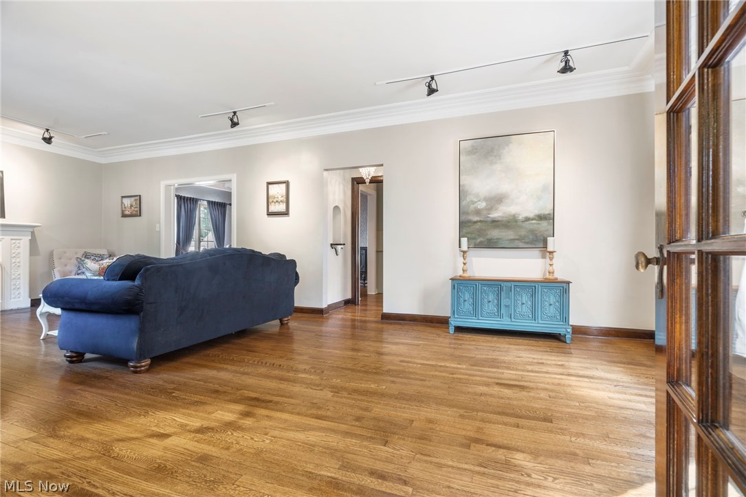 704 Mentor Road Akron, OH 44303 - Photo 4 of 29 Gallery Image 4