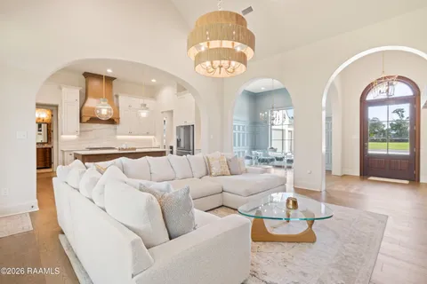 $900,000 | 201 Greyford Drive, Lafayette, LA 70503