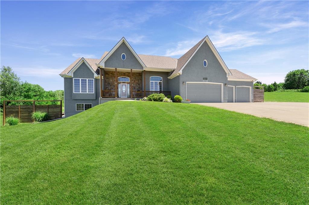 28265 Overbrook Road Paola, KS 66071 - Photo 1 of 70