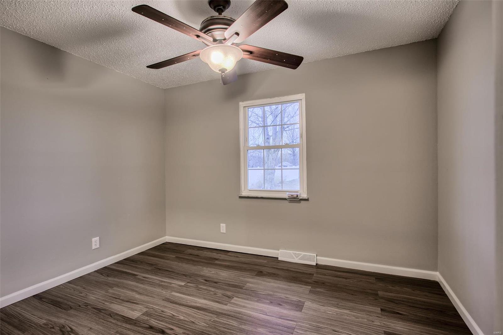 5814 Staunton Road Edwardsville, IL 62025 - Photo 11 of 30