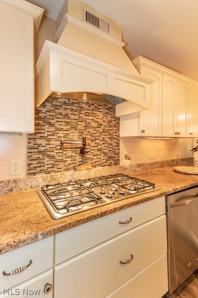 1074 Dock Road Madison, OH 44057 - Photo 14 of 35