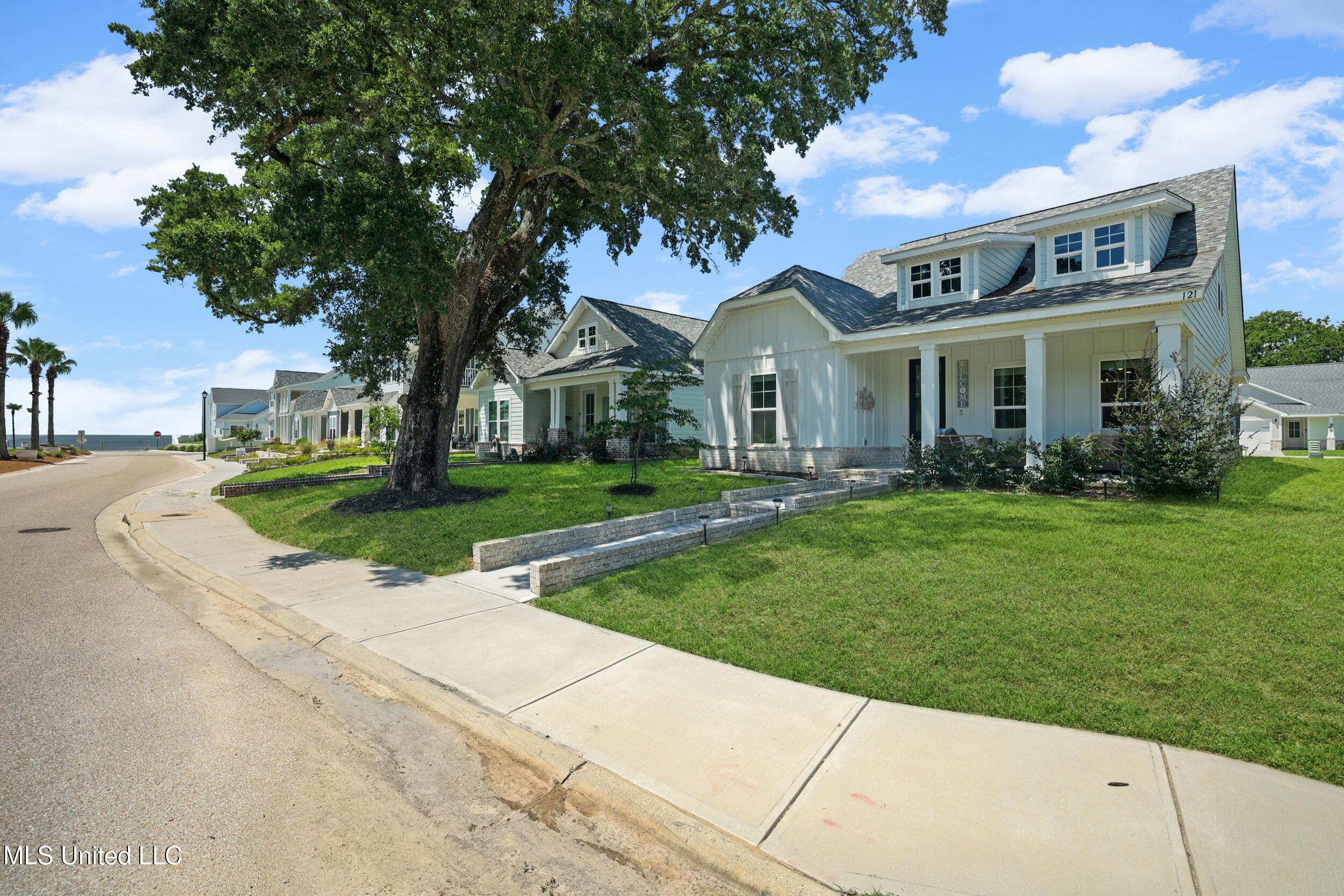 121 Grande View Drive Biloxi, MS 39531 - Photo 5 of 57 5_121 grande view dr, biloxi_cpm_019