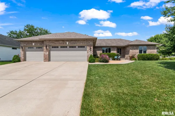 $580,000 | 2809 Covered Wagon Trail, Springfield, IL 62711