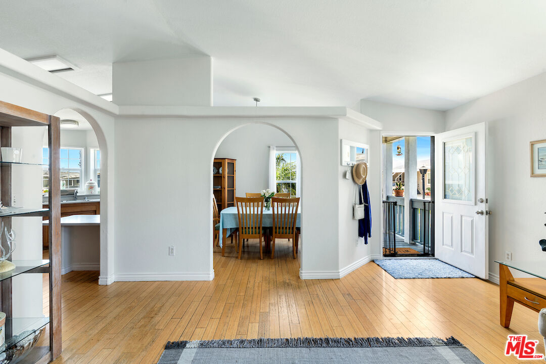 29500 Heathercliff Road, Unit 3 Malibu, CA 90265 - Photo 8 of 18 a view of a living room