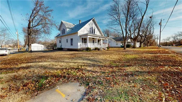 $169,000 | 728 West Hunter Street, Nevada, MO 64772