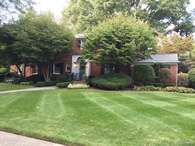 2584 Amberly Road Bloomfield Hills, MI 48301 - Photo 1 of 2 front 5.jpg