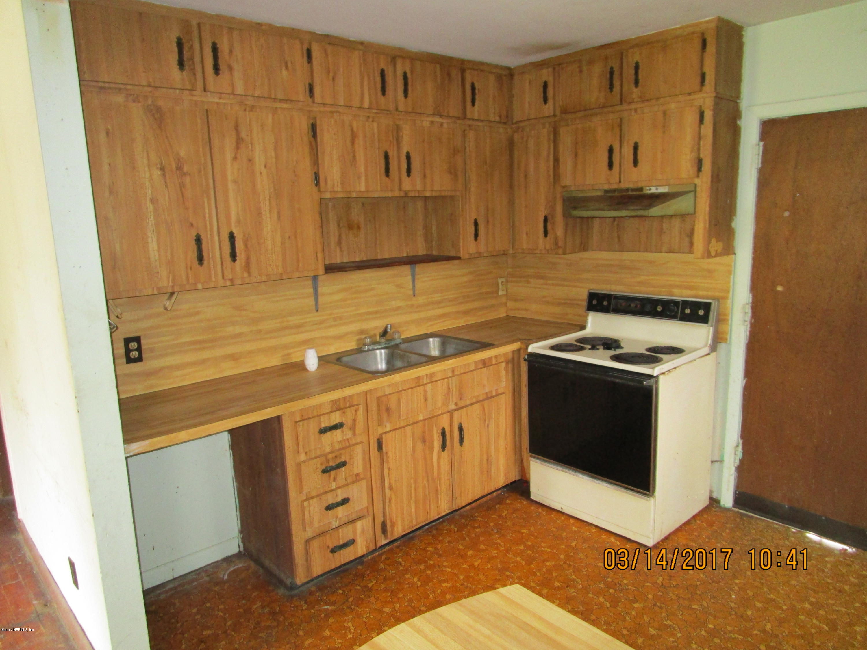 552 Bernard Road Jacksonville, FL 32218 - Photo 3 of 11 Kitchen