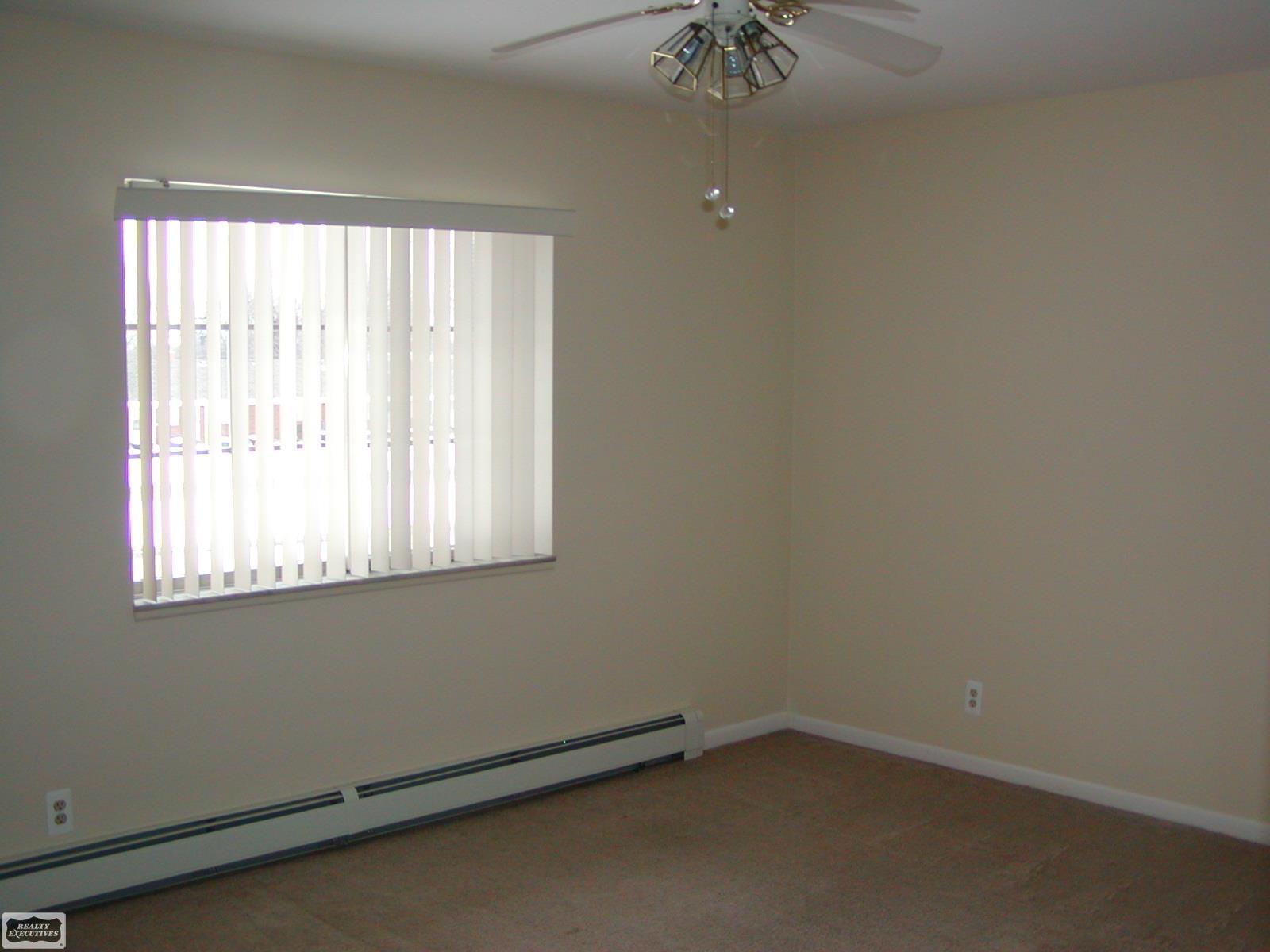 23321 Kelly Road, Unit 5 Eastpointe, MI 48021 - Photo 7 of 13