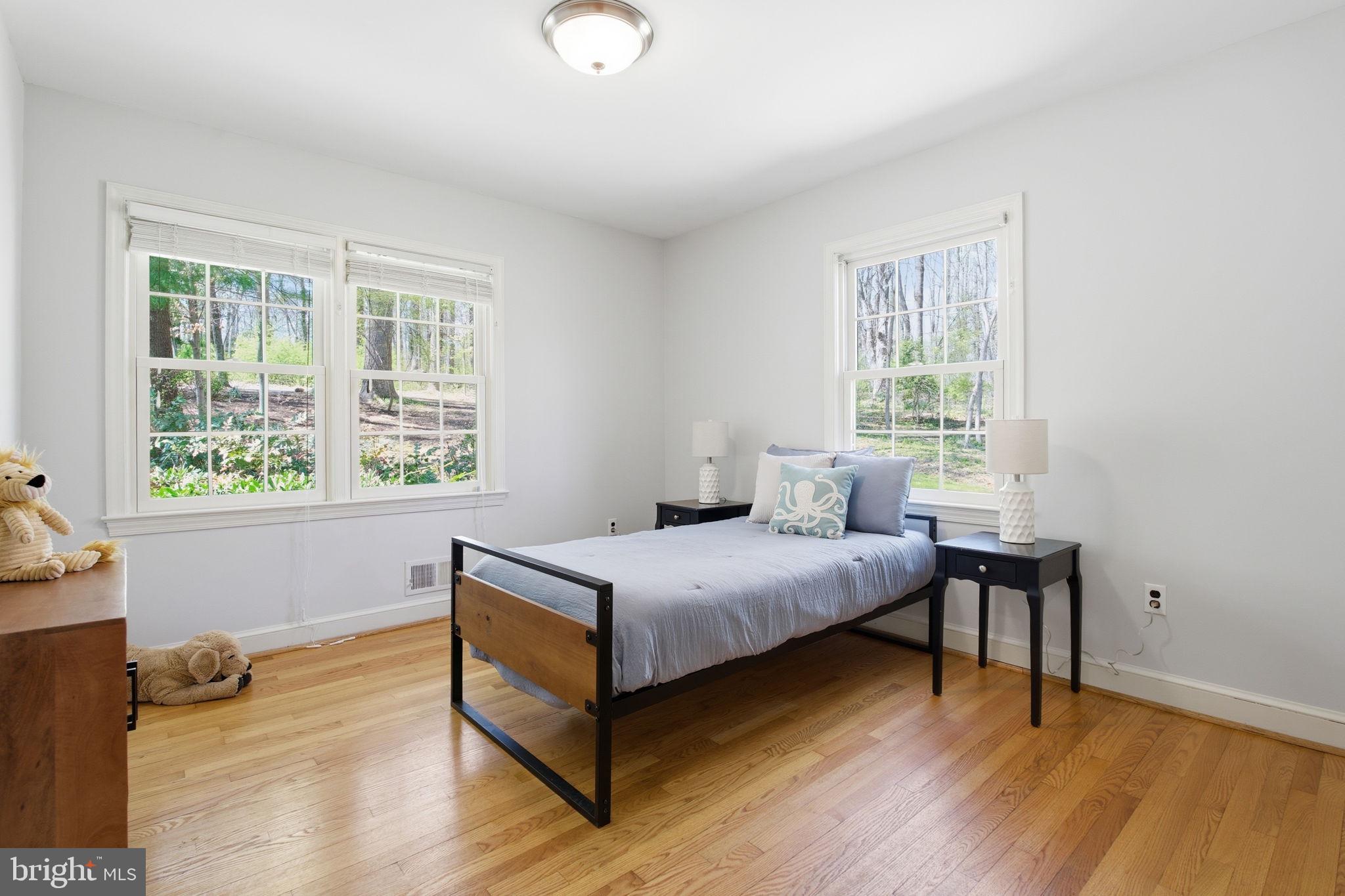 22 Brinkwood Road Brookeville, MD 20833 - Photo 24 of 36 a bedroom with a bed and a window
