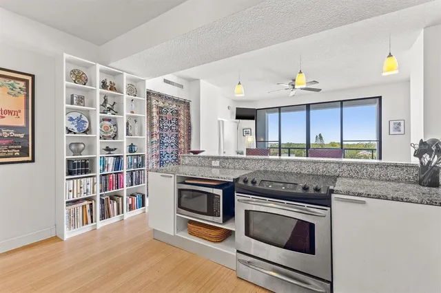 $644,000 | 226 5th Avenue North, Unit 603, St. Petersburg, FL 33701