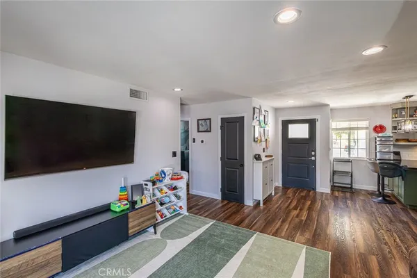 $4,500 | 842 Granby Avenue, Simi Valley, CA 93065