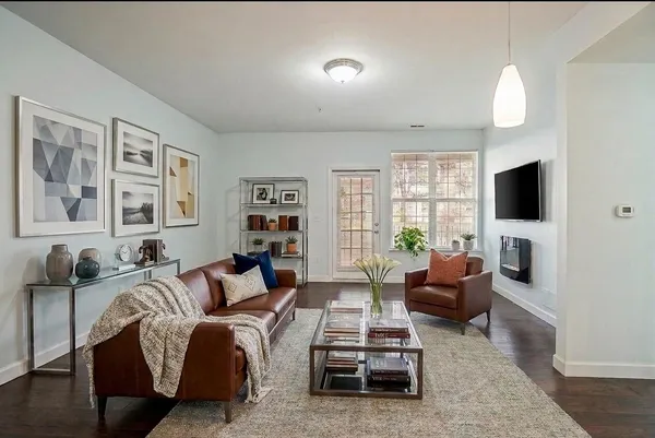 $284,900 | 922 Summerfield Glen, Ann Arbor, MI 48103